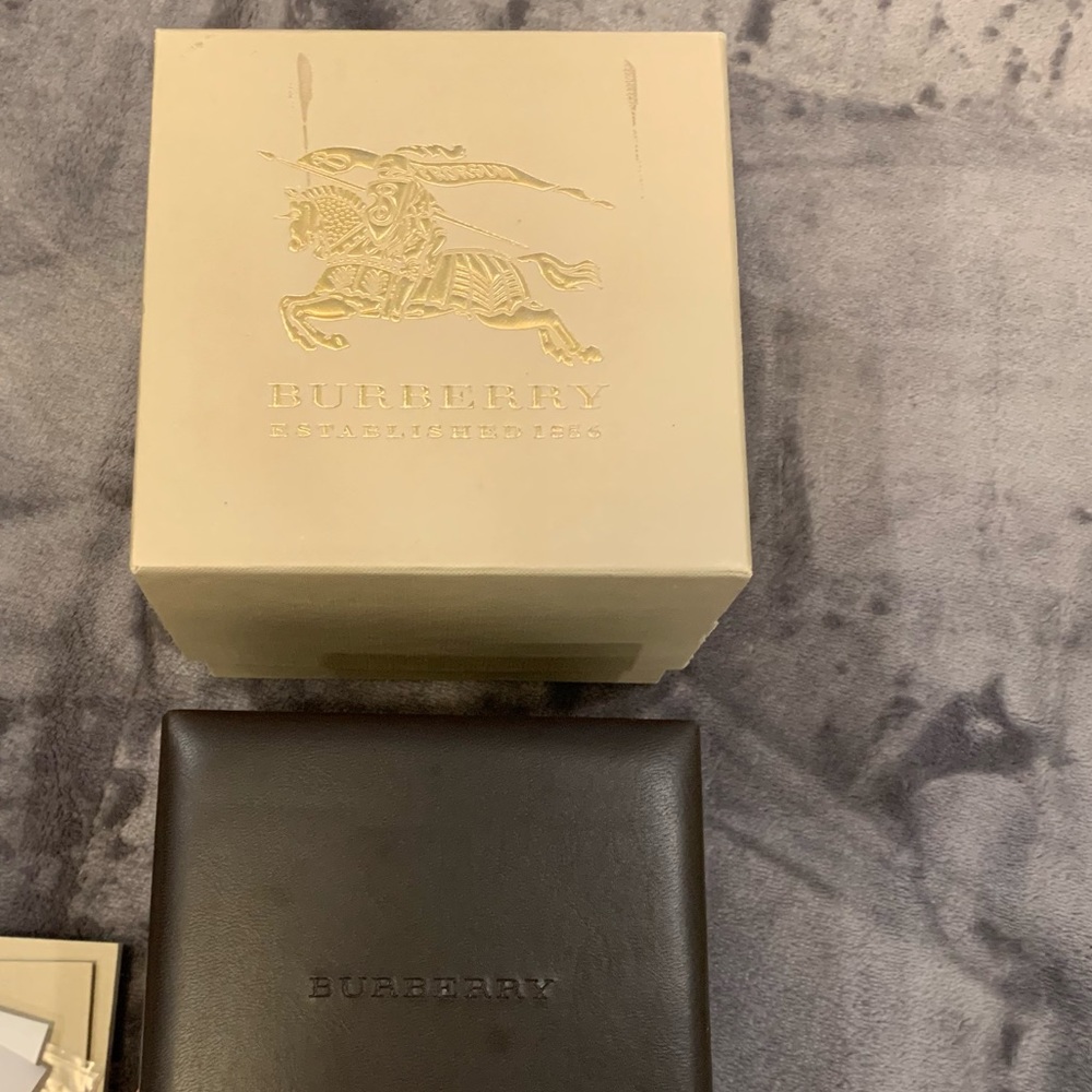 Women’s Burberry Watch - Picture 8 of 8